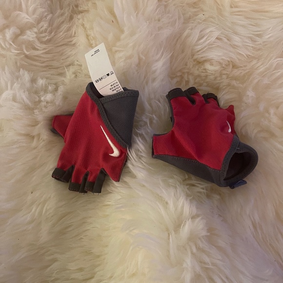 Nike weightlifting workout gloves - Picture 1 of 2